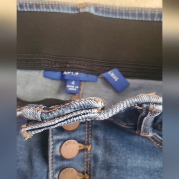 STRETCH JEAN BUTTON FLY SKIRT APT 9 SIZE 4 ABOVE KNEE - Picture 3 of 5